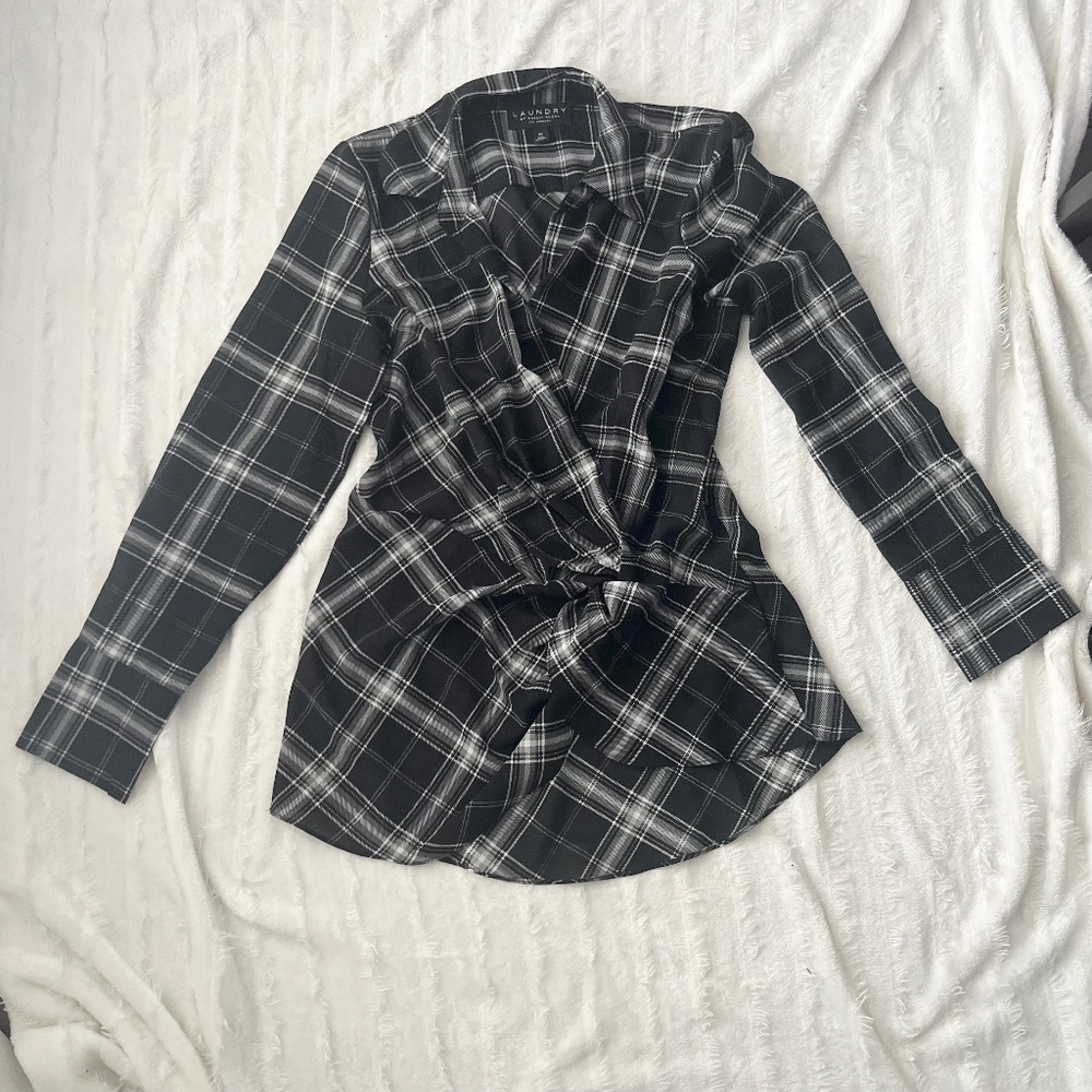 NWT Laundry Long Sleeve Women’s Medium Black Plaid Tie Front Blouse